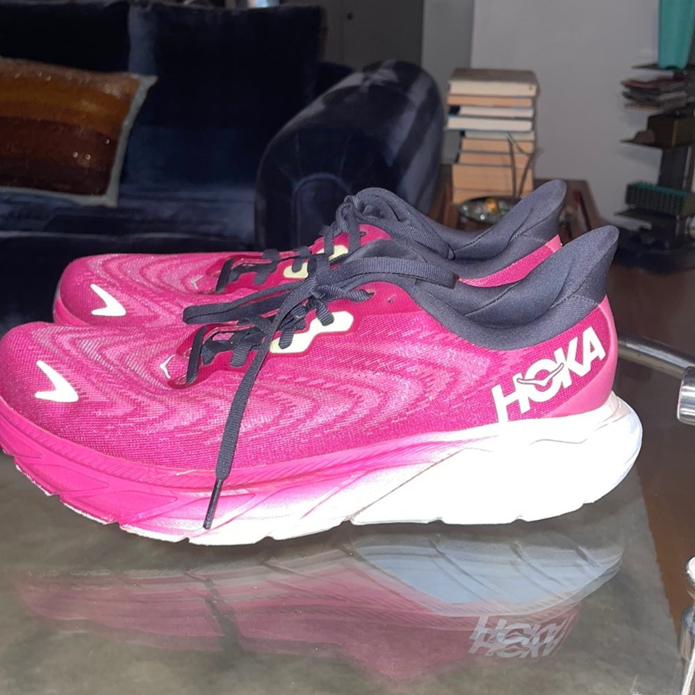 🏃🏻‍♀️Hoka Arahi 6 Athletic shoes